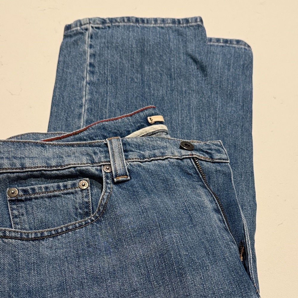 L.L. Bean Men's Straight Fit Blue Jeans - Picture 6 of 7